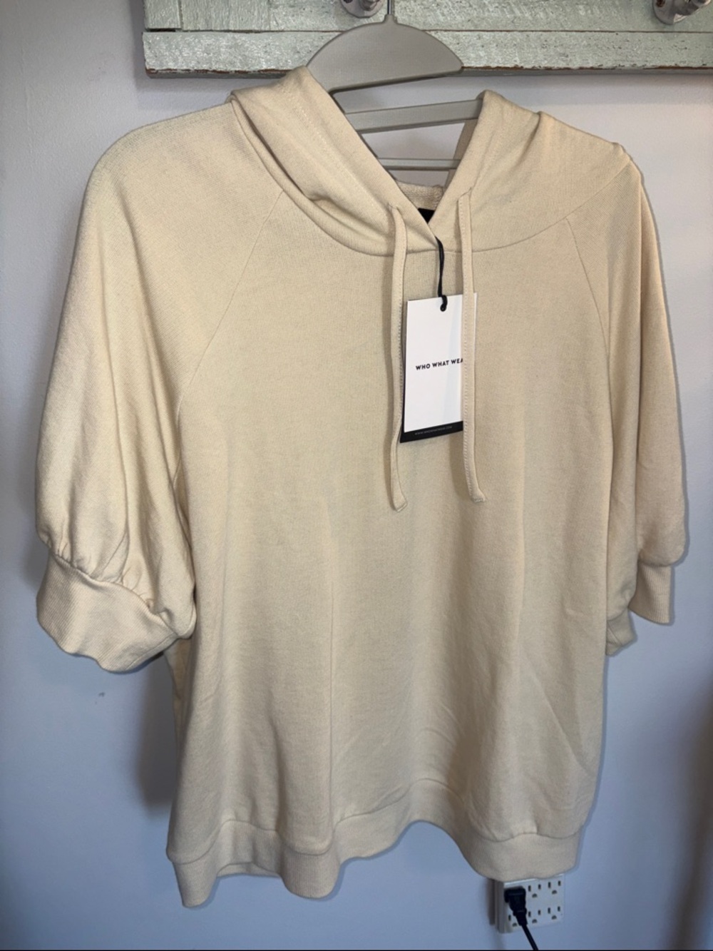 NWT xxl Who What Wear Cream Puff Sleeve Hooded Top